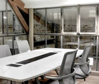 Bureau privé 12 m² 4 postes Coworking Rue Edith Cavell Vitry-sur-Seine 94400 - photo 1